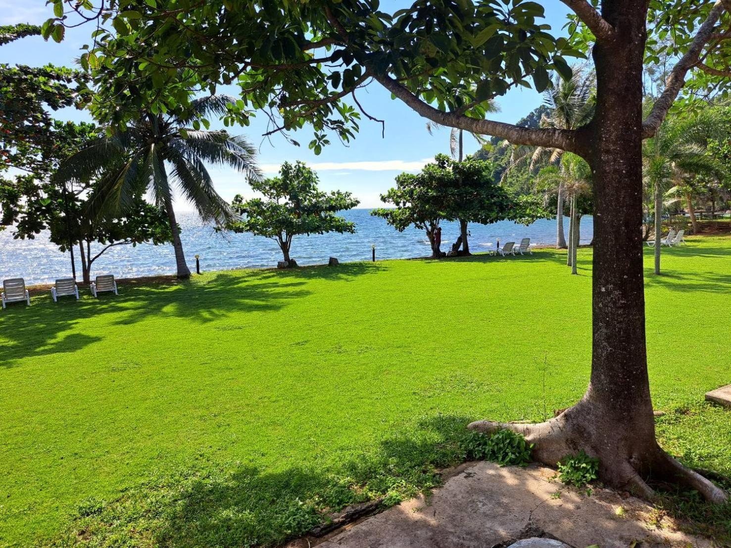 Lomtalay Resort Trat Laem Ngop Extérieur photo