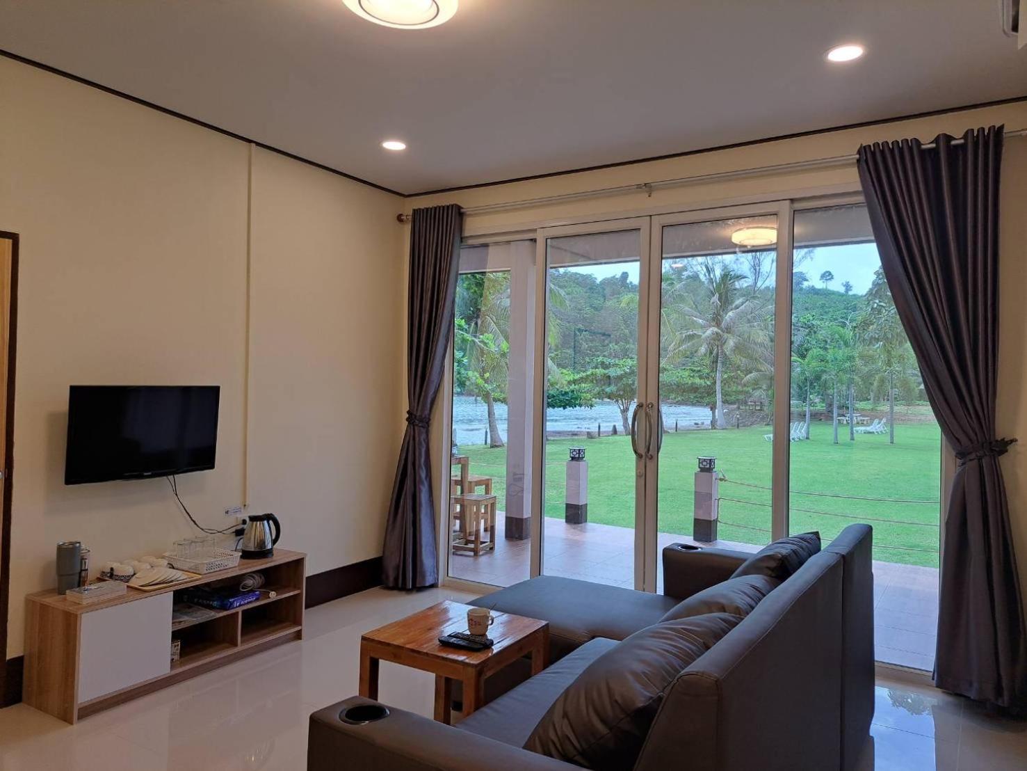 Lomtalay Resort Trat Laem Ngop Extérieur photo