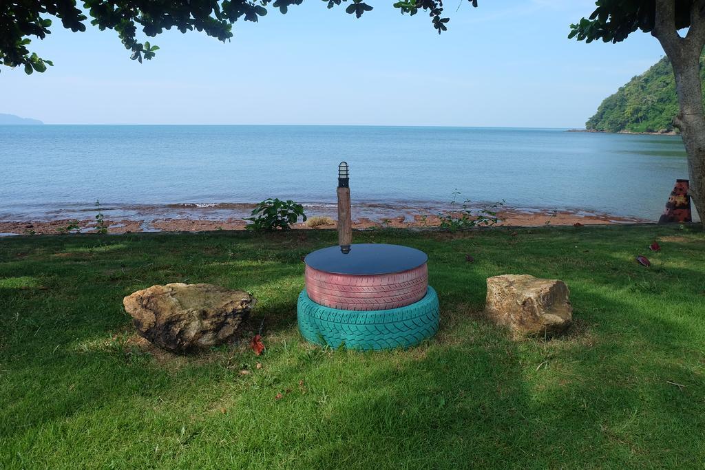 Lomtalay Resort Trat Laem Ngop Extérieur photo