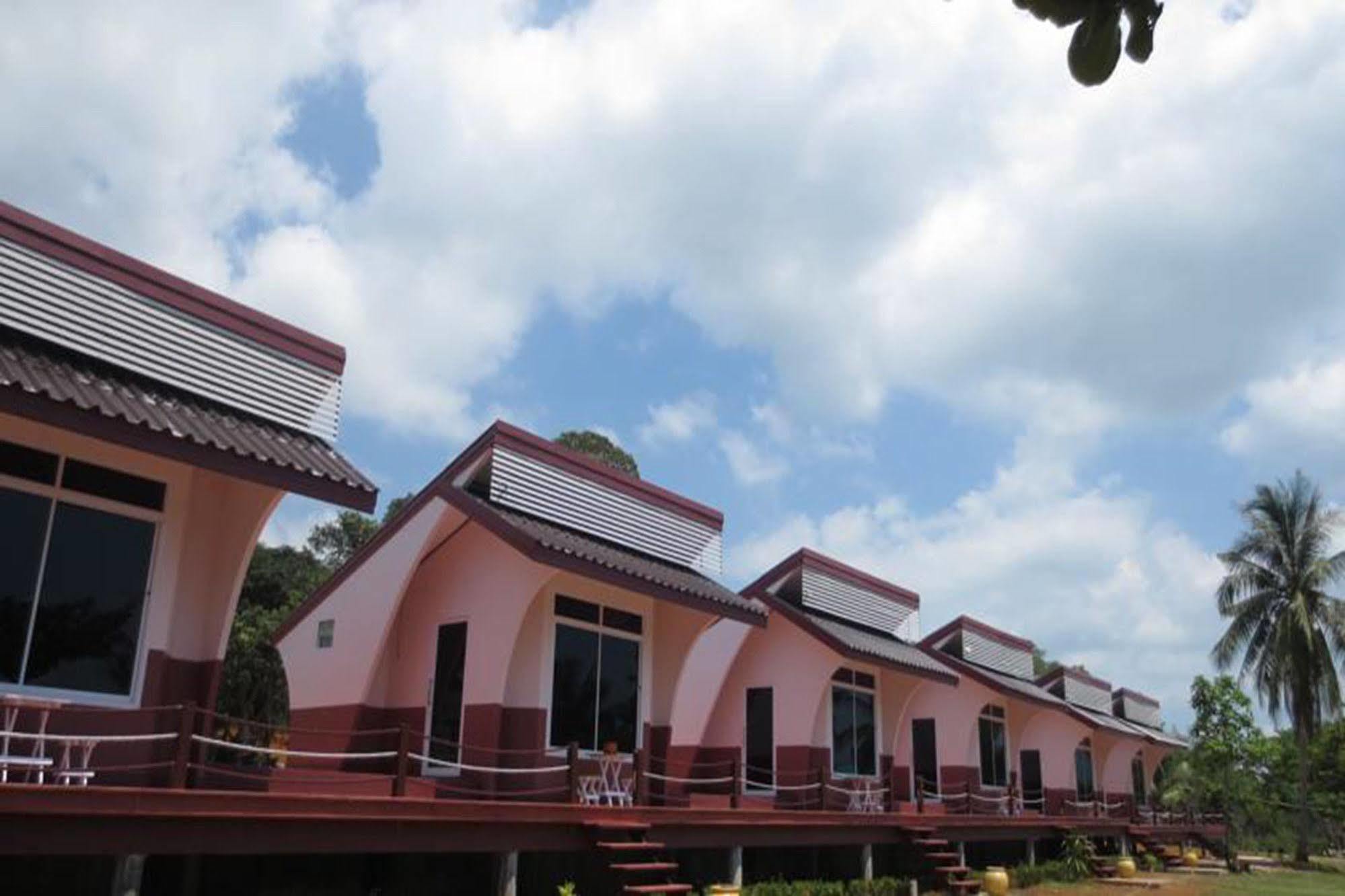 Lomtalay Resort Trat Laem Ngop Extérieur photo