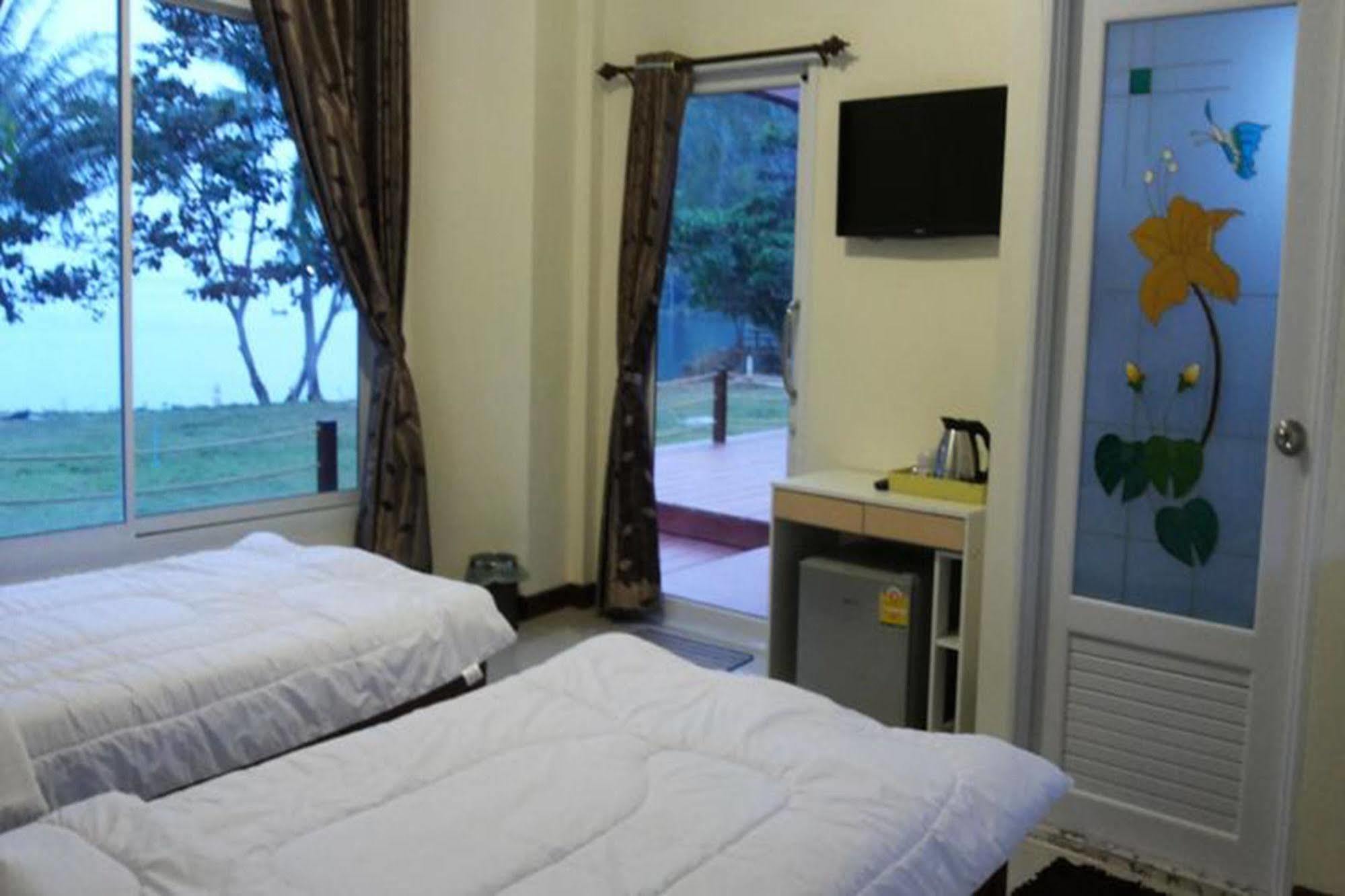 Lomtalay Resort Trat Laem Ngop Extérieur photo