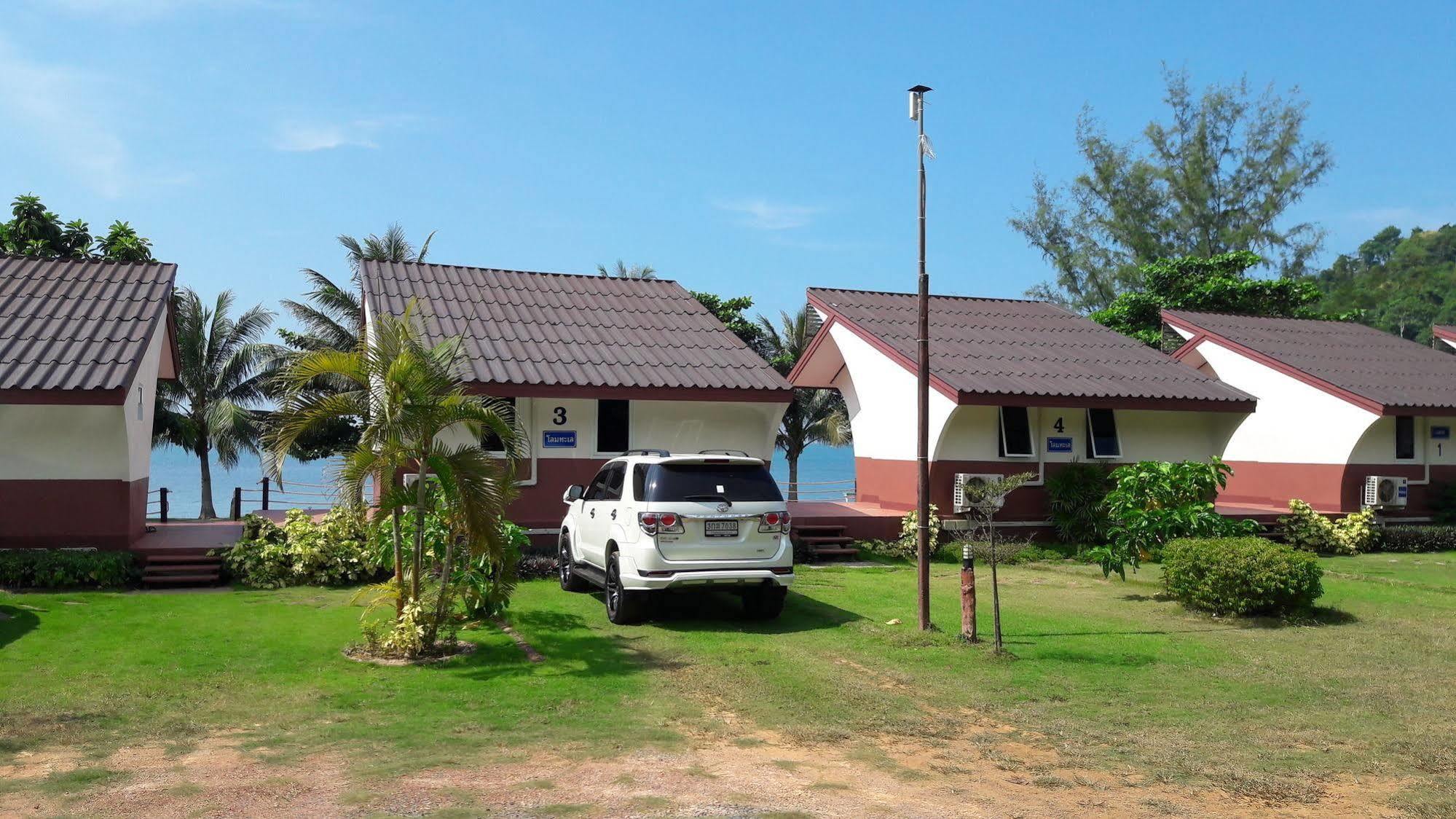Lomtalay Resort Trat Laem Ngop Extérieur photo